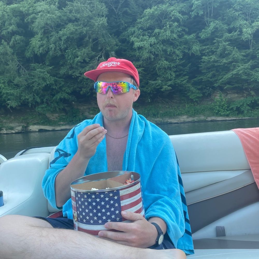 Meet your Posher, Joel